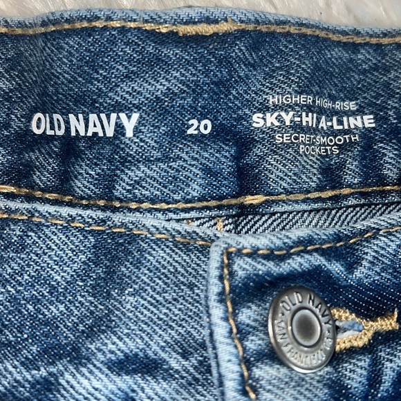 Old Navy nwt shorts - Picture 2 of 11